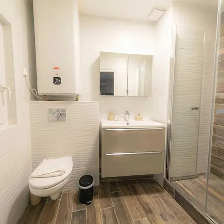 Urban Refuge In The Heart Of The Marsh 1bdr - 3p * Parijs