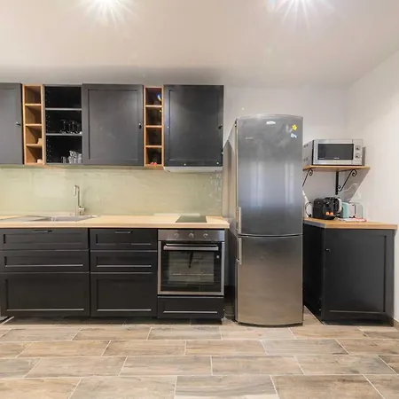 Urban Refuge In The Heart Of The Marsh 1bdr - 3p *
